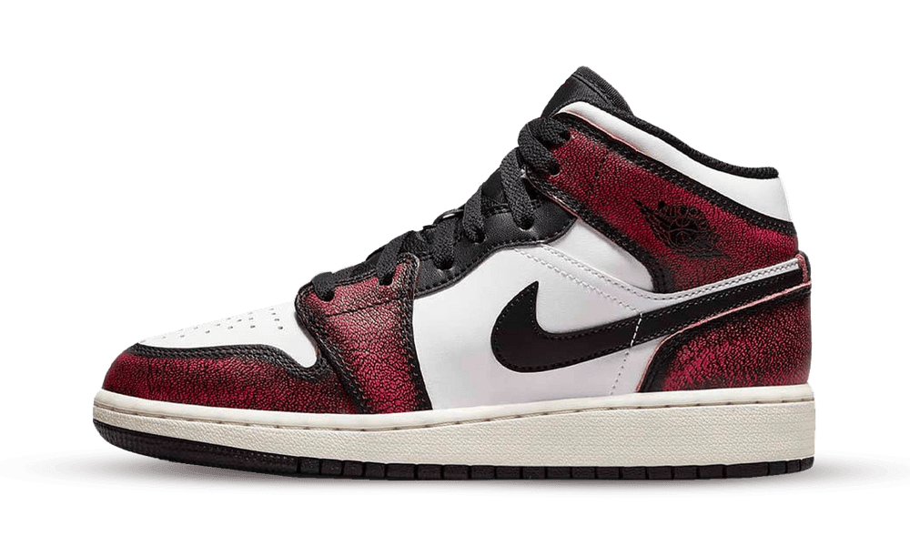 Jordan 1 Mid SE ''Wear-Away Chicago'' Jordan 1 Mid SE ''Wear-Away Chicago''